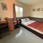 Baan Klang Vieng Hostel