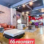 Chic Townhouse In Old City