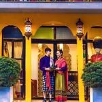 Yellow Lamoon Hotel