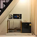 Friend\'S House Arak