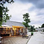 Maalamaii Hotel