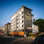 Sleep Mai Chiang Mai Airport Lifestyle Hotel