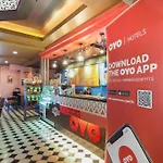 Oyo 995 Blue Cafe Apartment