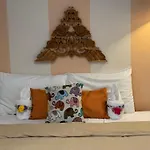 Retro At Phra Sing Guest House