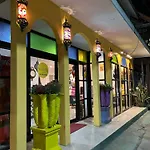 Yellow Lamoon Hotel