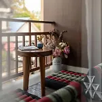 Pasing House