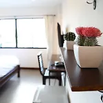 Sabai Hotel & Hostel