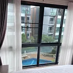 Arisecondo 泳池景观套房04号房
