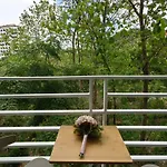 Cozy Urban Oasis
