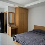 Santithum Studio Apartment