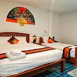 Baan Khlong Mae Kha Hotel