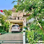 Modern Thai Style Garden Home
