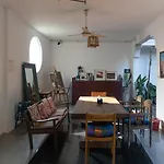 Mammoth Art Studio Pool Villa In Old City