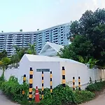 Near Ancient City, Walking Night Bazaar, 6 Bedroom 7 Bathroom Luxury Pool Garden Villa