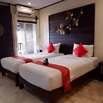 Sunny V Hotel