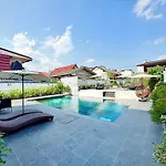 The White House Rachamankha เดอะ ไวท์เฮ้าส์ ราชมรรคา