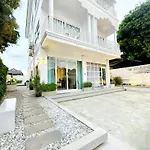 The White House Rachamankha เดอะ ไวท์เฮ้าส์ ราชมรรคา