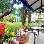 Udee Cozy Hotel