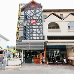 Oyo 544 Sleep Sloth Hostel