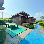 Oyo 75500 Kuunone Art & Gallery