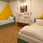 Me U Hostel&Tour