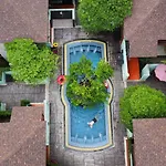 At Leaf Villa