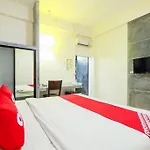 Oyo 412 7 Days Hotel