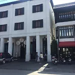 99 The Gallery Hotel
