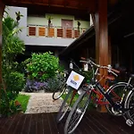 Burapa Boutique