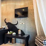De Ja Moon Hostel