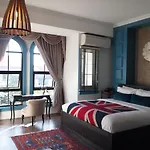 S\' Private House