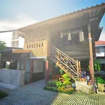 Manon Hostel