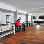 C Room @ Airport By Choktawee
