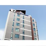 B2 Nimman Premier Hotel