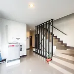 Full Stop. Hostel Chiang Mai