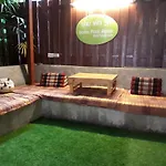 Baan Park Raak Backpacker Hostel