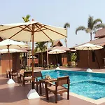 Lana Hotel