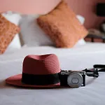H Hotel Phrasing
