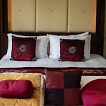 Bann Tazala, Exclusive Residence