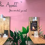 Jindabyne Cafe & Hostel