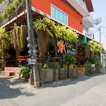 Cat House Guesthouse