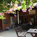 Lek Guesthouse