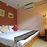 Pissamorn House