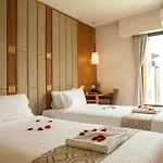 Lanna Thaphae Hotel