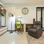 Loft Style Townhouse Near Old City