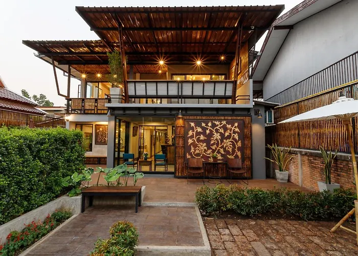 Hostel One Art And Gallery