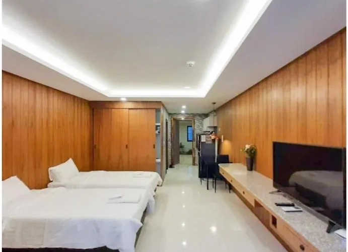 Private Wooden Style Studio Room In City Area