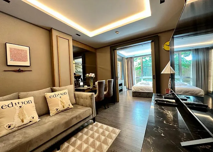长康路豪华五星级酒店式公寓luxury Erawan Condo