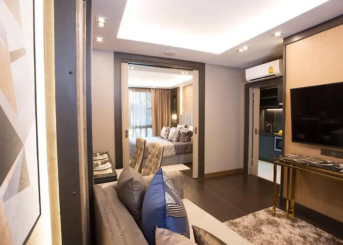 Chiang Mai Night Market Luxury Condo Independent Kitchen