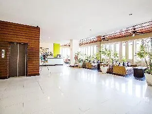 B2 Premier Hotel And Resort